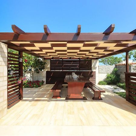 Modern Villa Nerina With Private Pool Near PUY 외부 사진