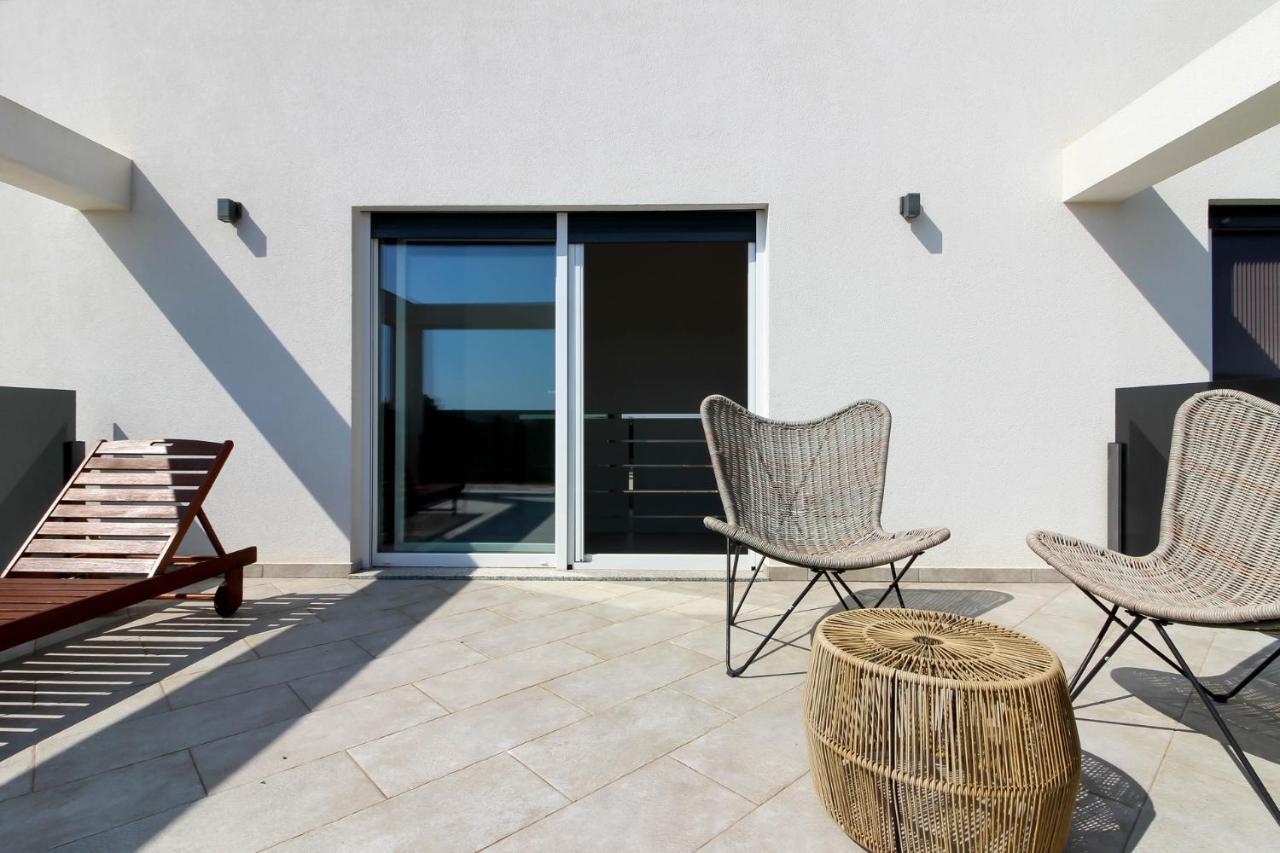 Modern Villa Nerina With Private Pool Near PUY 외부 사진
