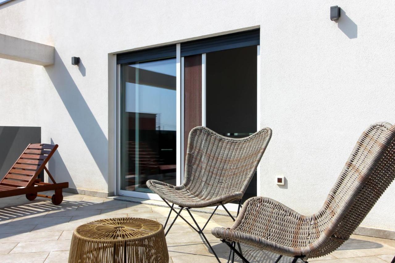 Modern Villa Nerina With Private Pool Near PUY 외부 사진