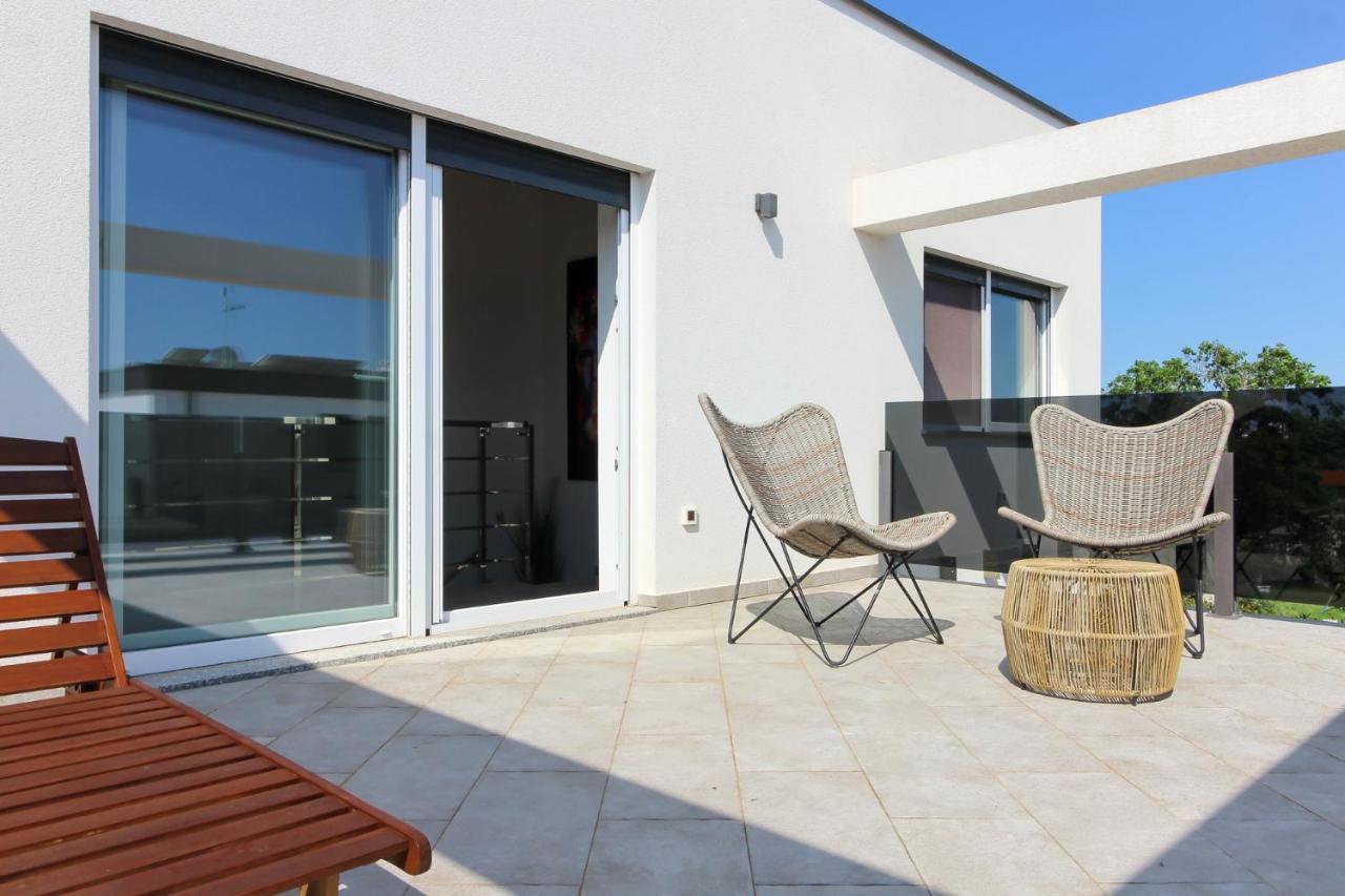 Modern Villa Nerina With Private Pool Near PUY 외부 사진