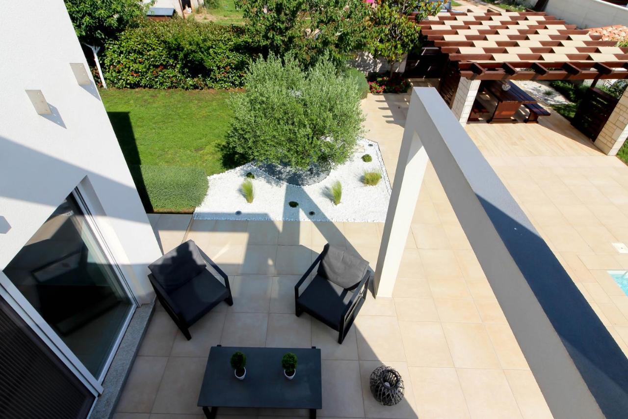 Modern Villa Nerina With Private Pool Near PUY 외부 사진
