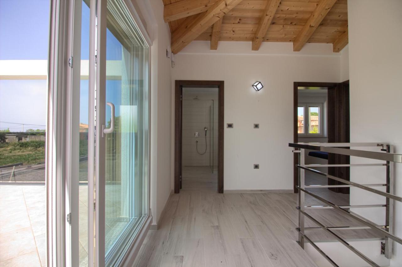 Modern Villa Nerina With Private Pool Near PUY 외부 사진
