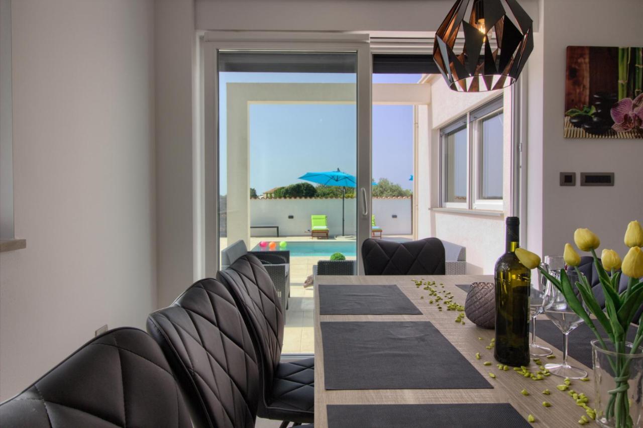 Modern Villa Nerina With Private Pool Near PUY 외부 사진